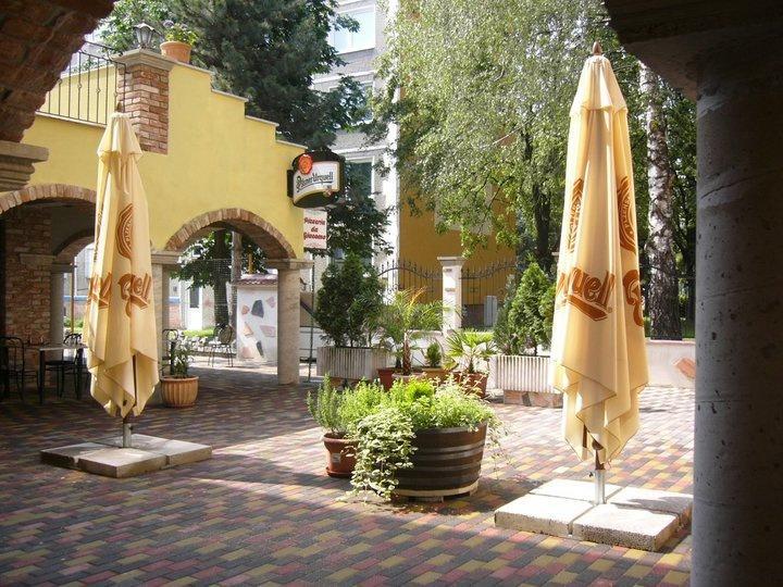 Penzion Da Giacomo Trenčín المظهر الخارجي الصورة